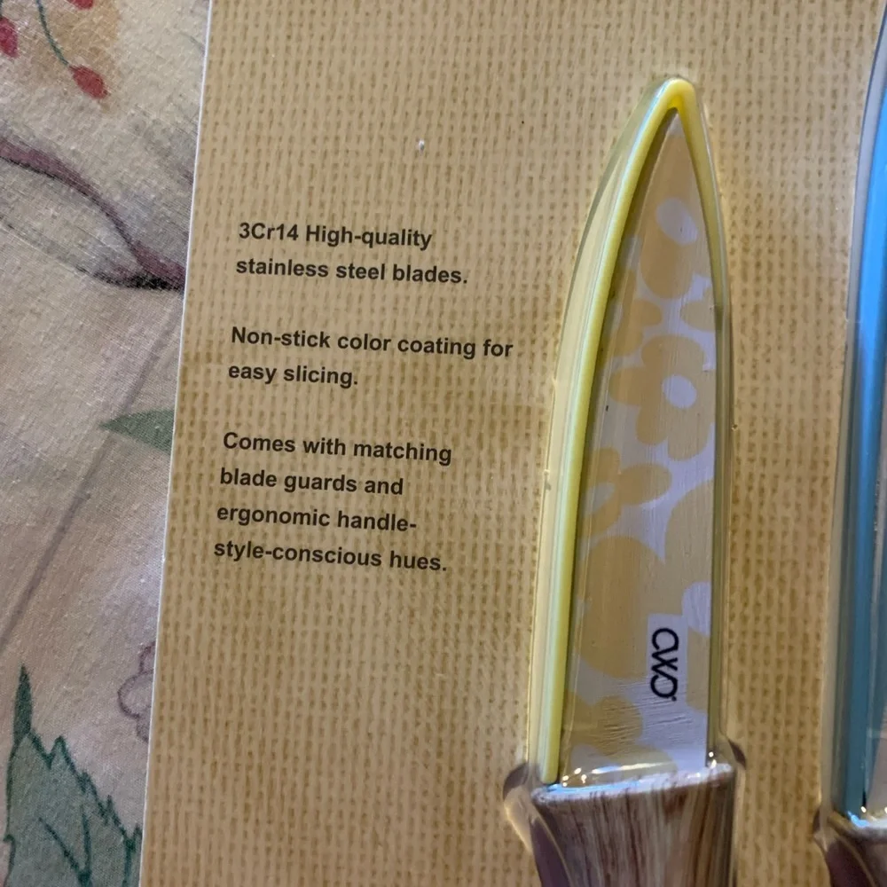 3-Piece Essential Knives Set - Blue and Yellow